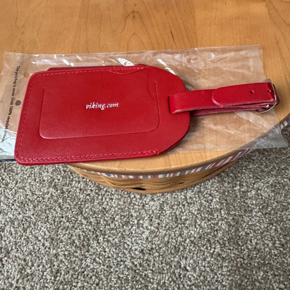 New, Never Used Viking Red Leather Luggage Tag - Picture 3 of 5